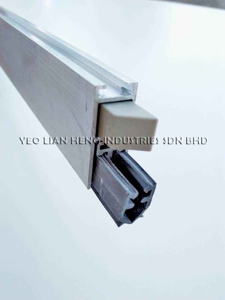 HAFELE RETRACTABLE DOOR SEAL 930MM / 1130MM